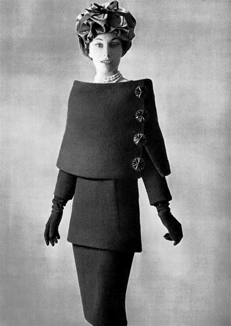 balenciaga designs 1950's